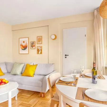 Air-conditioned Cosy Apartment, Wifi 600mb/s Varşova