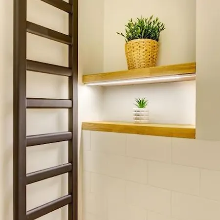 Air-conditioned Cosy Apartment, Wifi 600mb/s Varşova