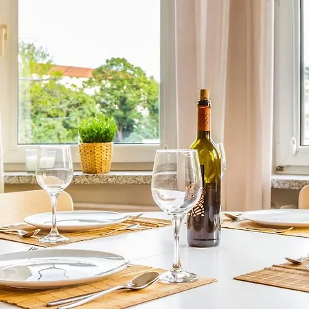 Air-conditioned Cosy Apartment, Wifi 600mb/s Apartment Warsaw