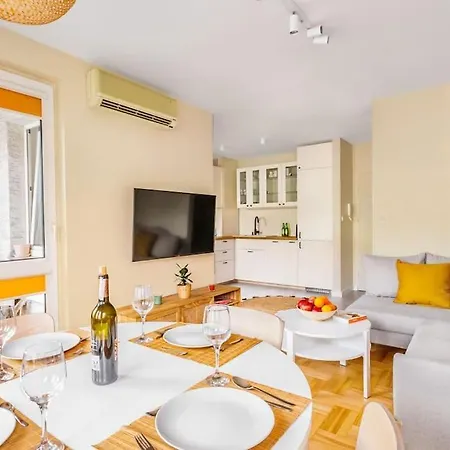 Air-conditioned Cosy Apartment, Wifi 600mb/s Apartment Warsaw