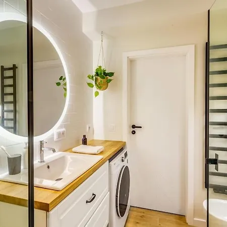 Air-conditioned Cosy Apartment, Wifi 600mb/s Warsaw